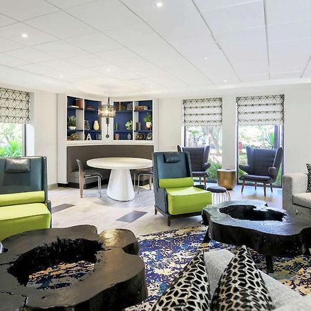 Doubletree By Hilton Austin-University Area Bagian luar foto