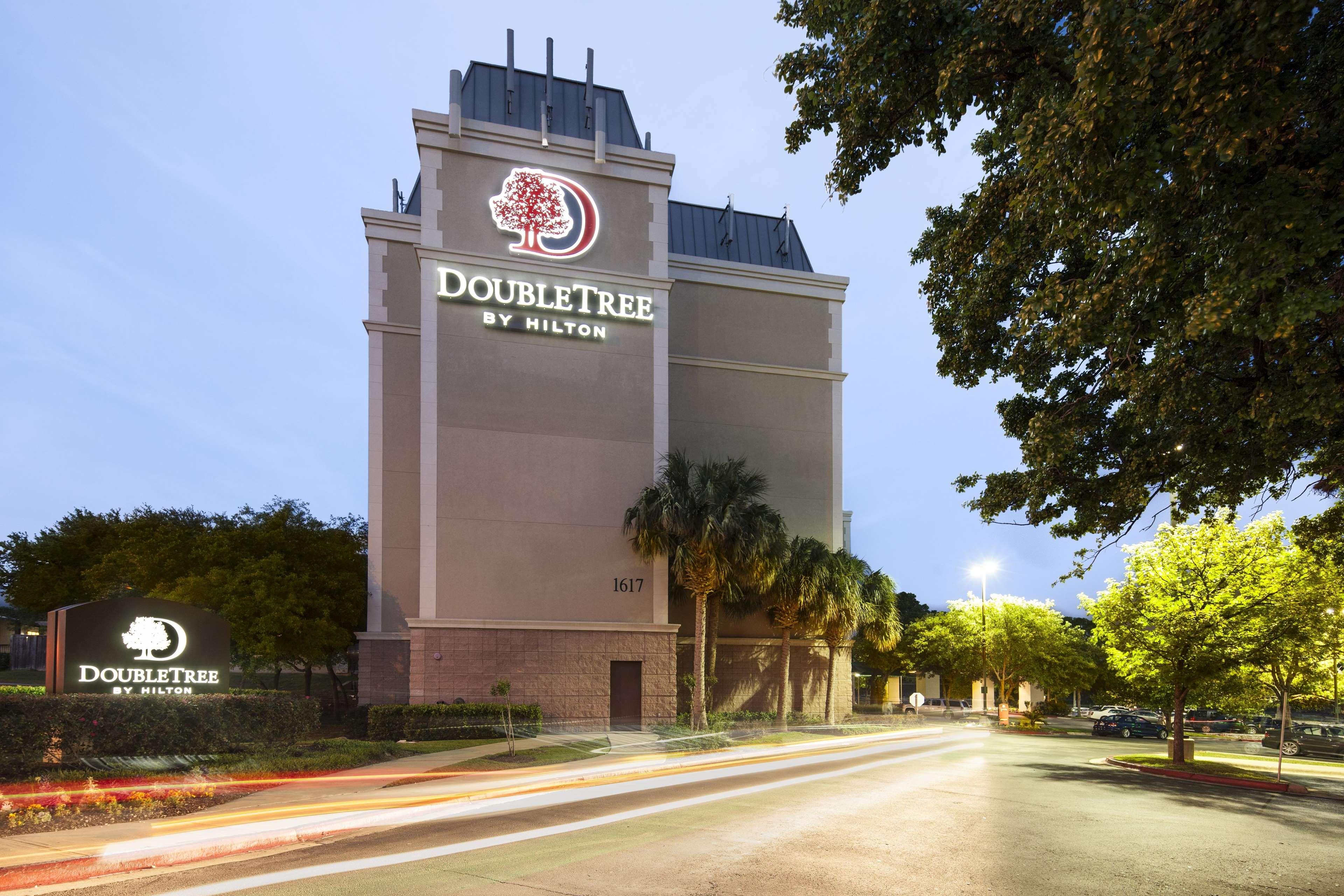 Doubletree By Hilton Austin-University Area Bagian luar foto