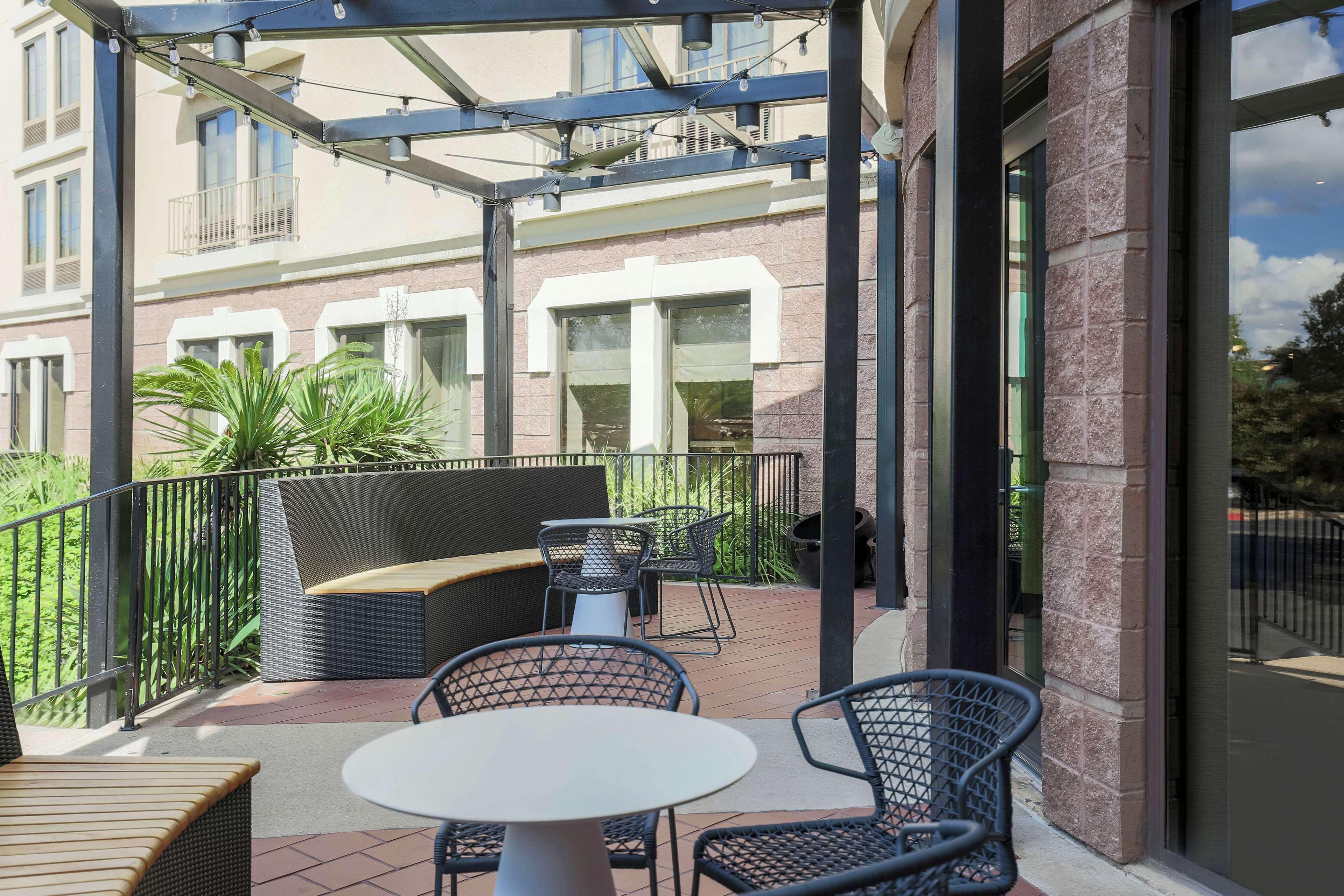 Doubletree By Hilton Austin-University Area Bagian luar foto