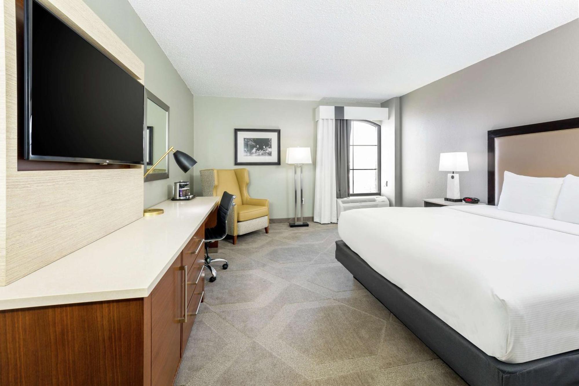 Doubletree By Hilton Austin-University Area Bagian luar foto