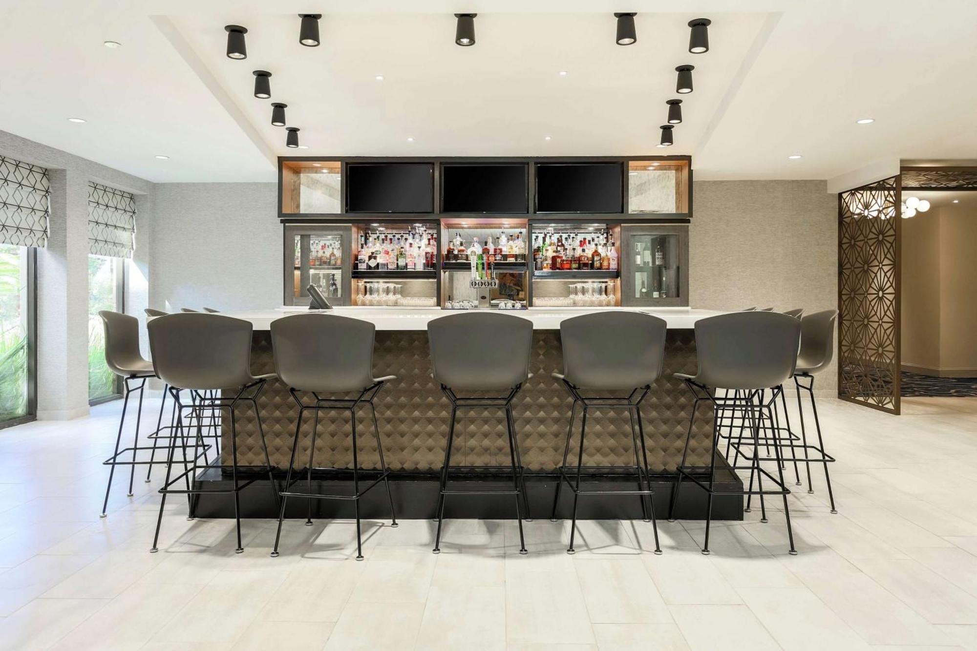 Doubletree By Hilton Austin-University Area Bagian luar foto
