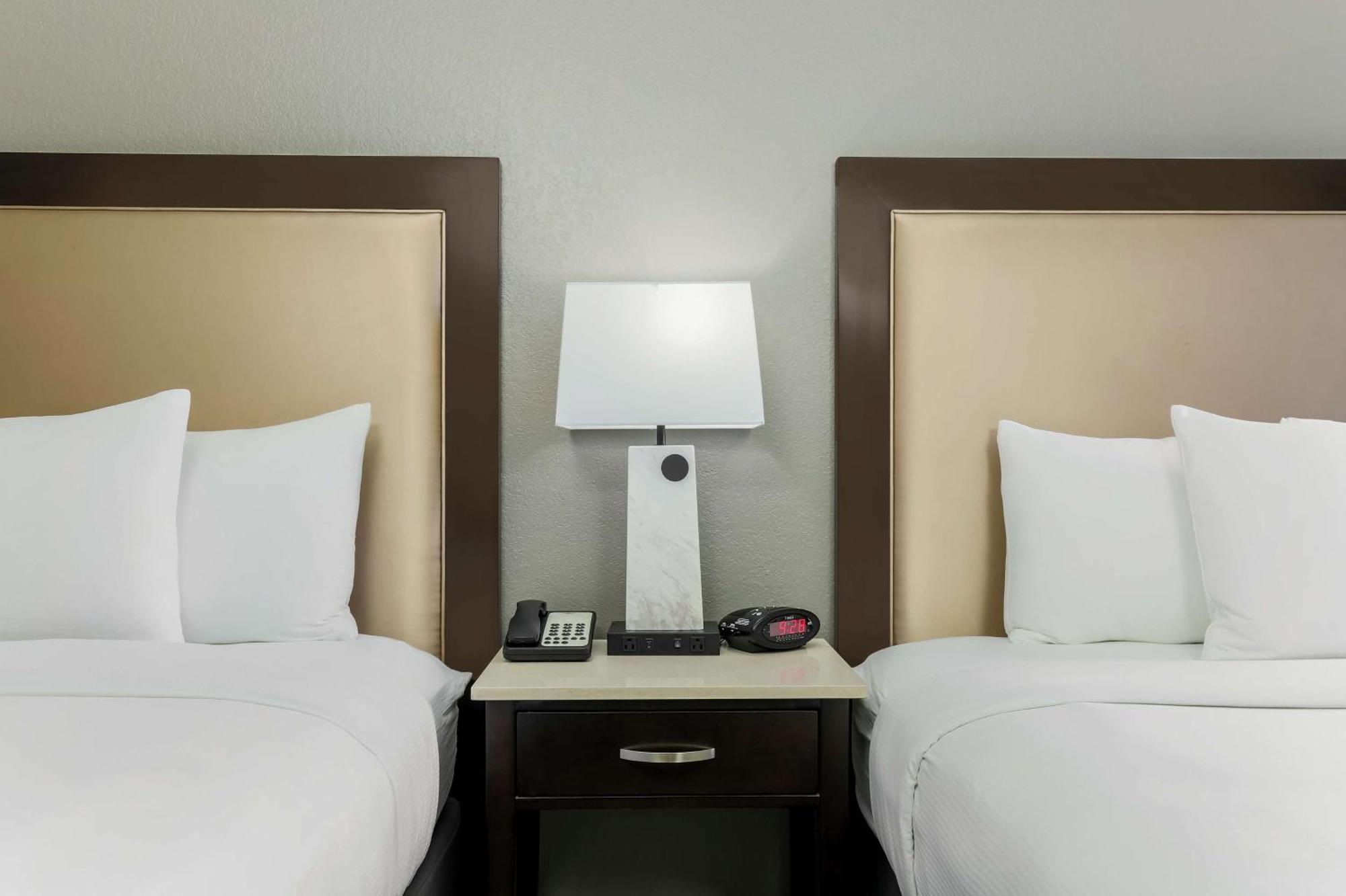 Doubletree By Hilton Austin-University Area Bagian luar foto