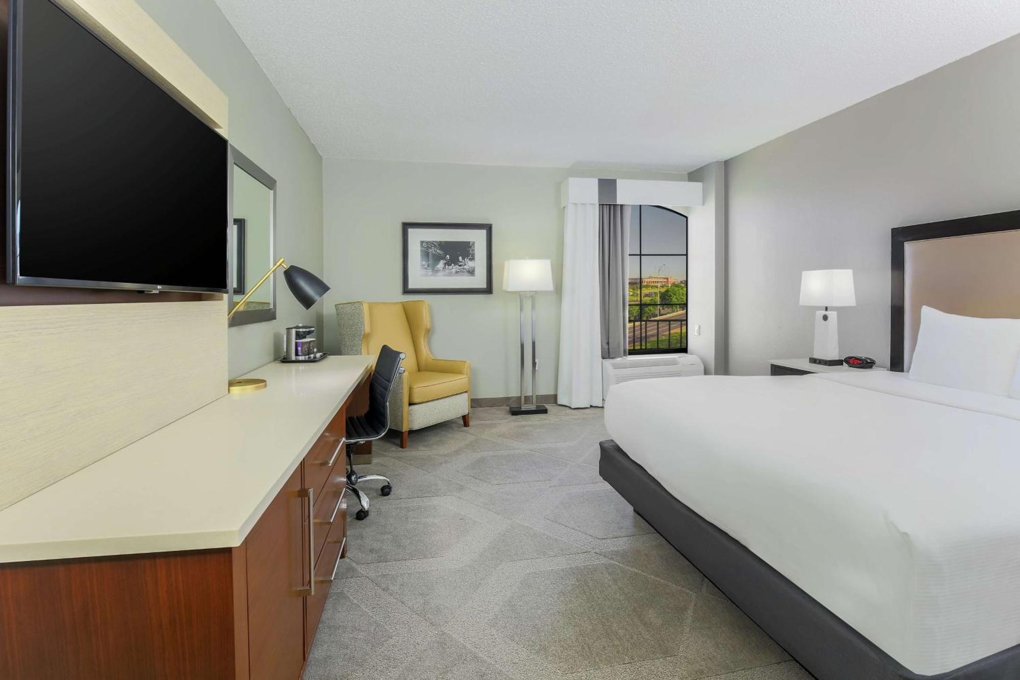 Doubletree By Hilton Austin-University Area Bagian luar foto