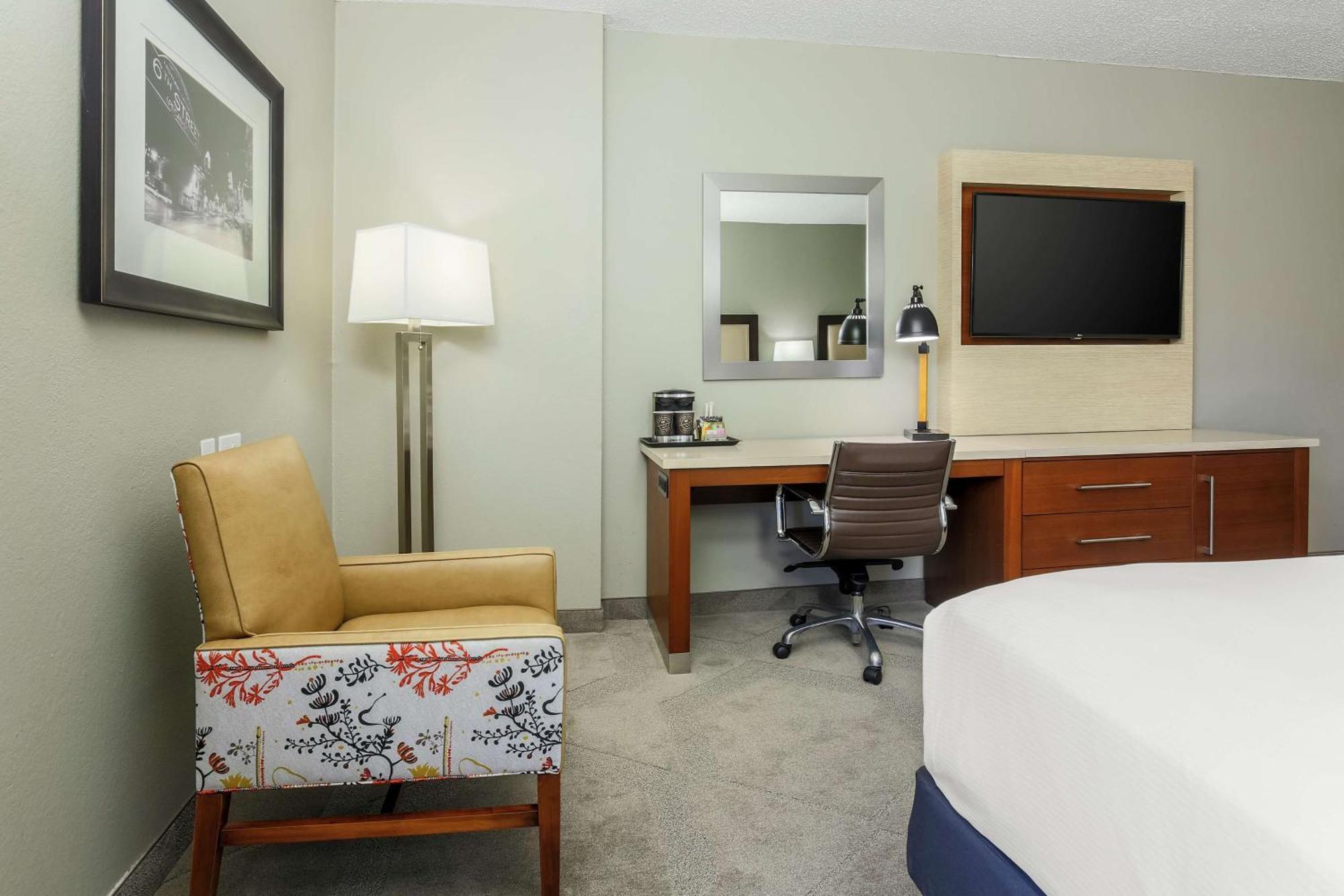 Doubletree By Hilton Austin-University Area Bagian luar foto