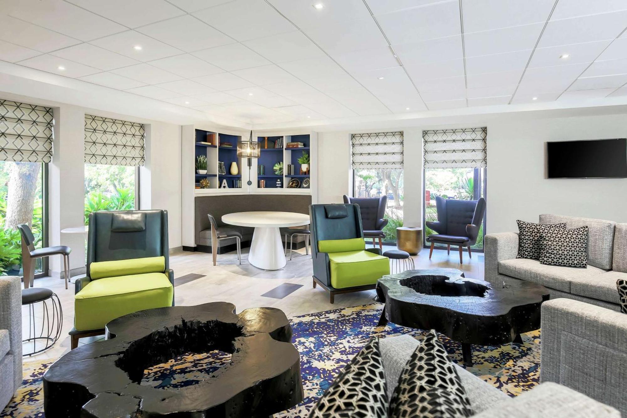Doubletree By Hilton Austin-University Area Bagian luar foto