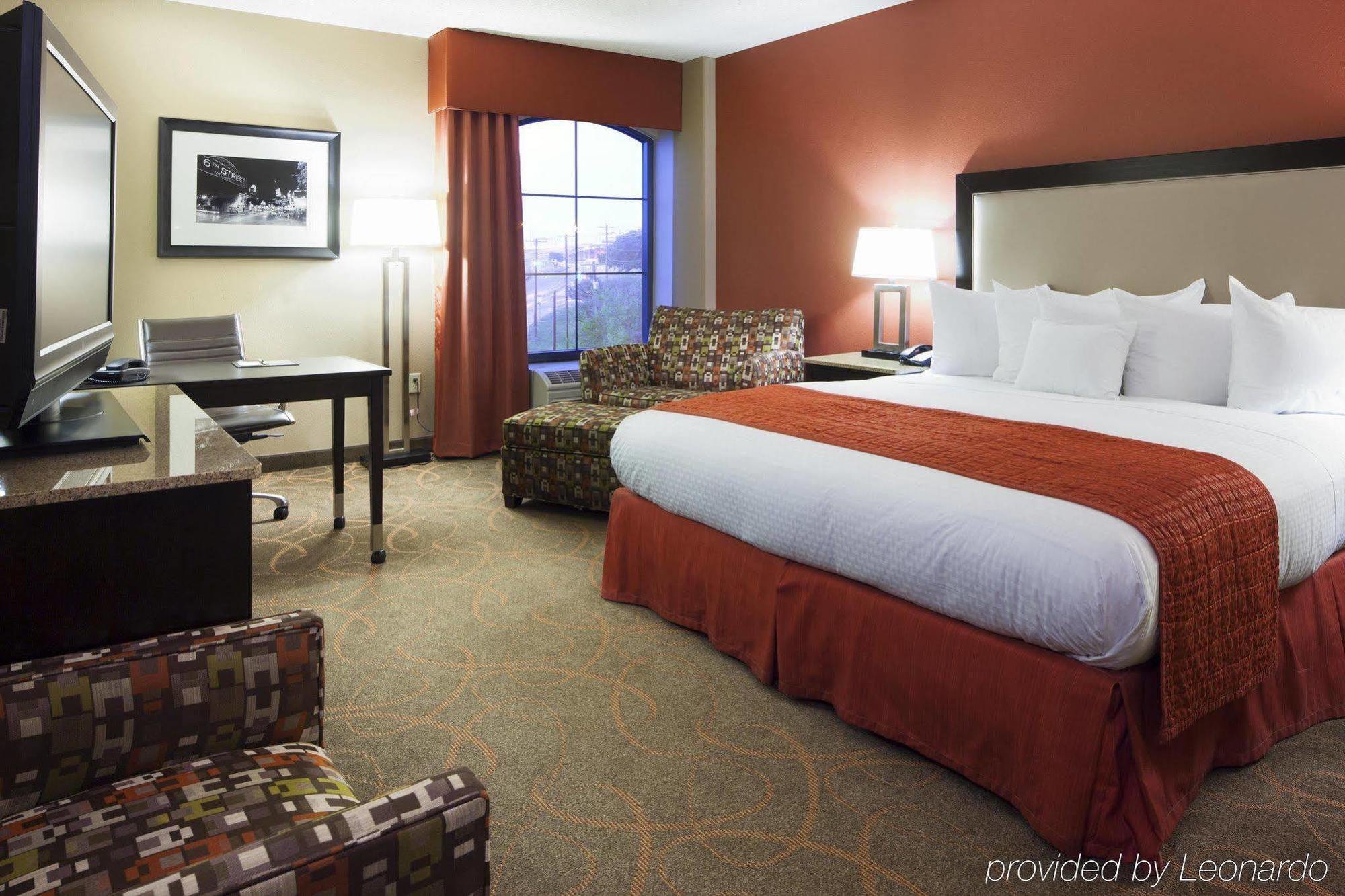 Doubletree By Hilton Austin-University Area Bagian luar foto