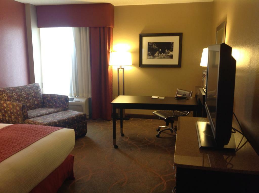 Doubletree By Hilton Austin-University Area Bagian luar foto